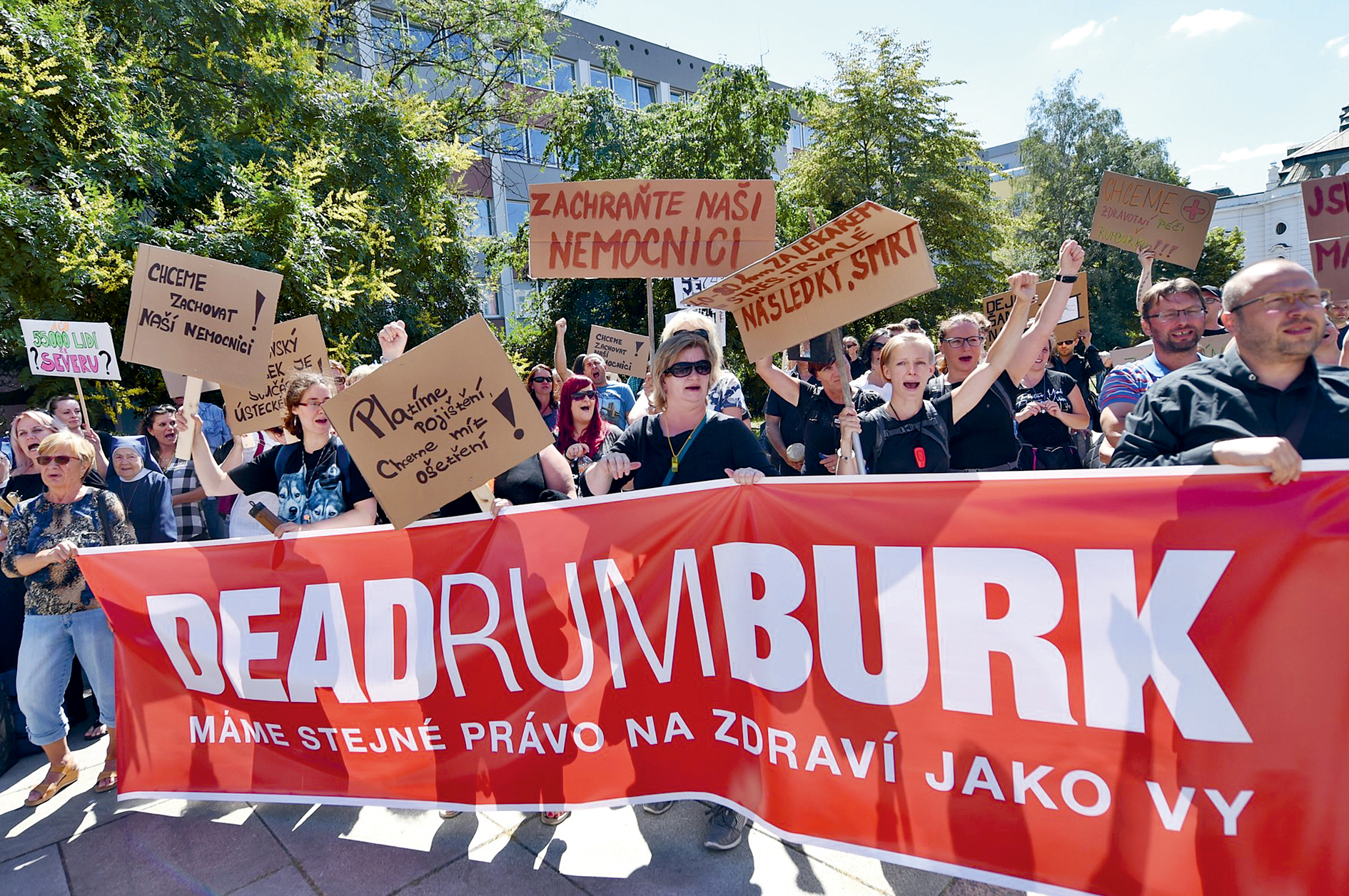 Příště u soudu. (Demonstrace za záchranu rumburské nemocnice, červenec 2019)