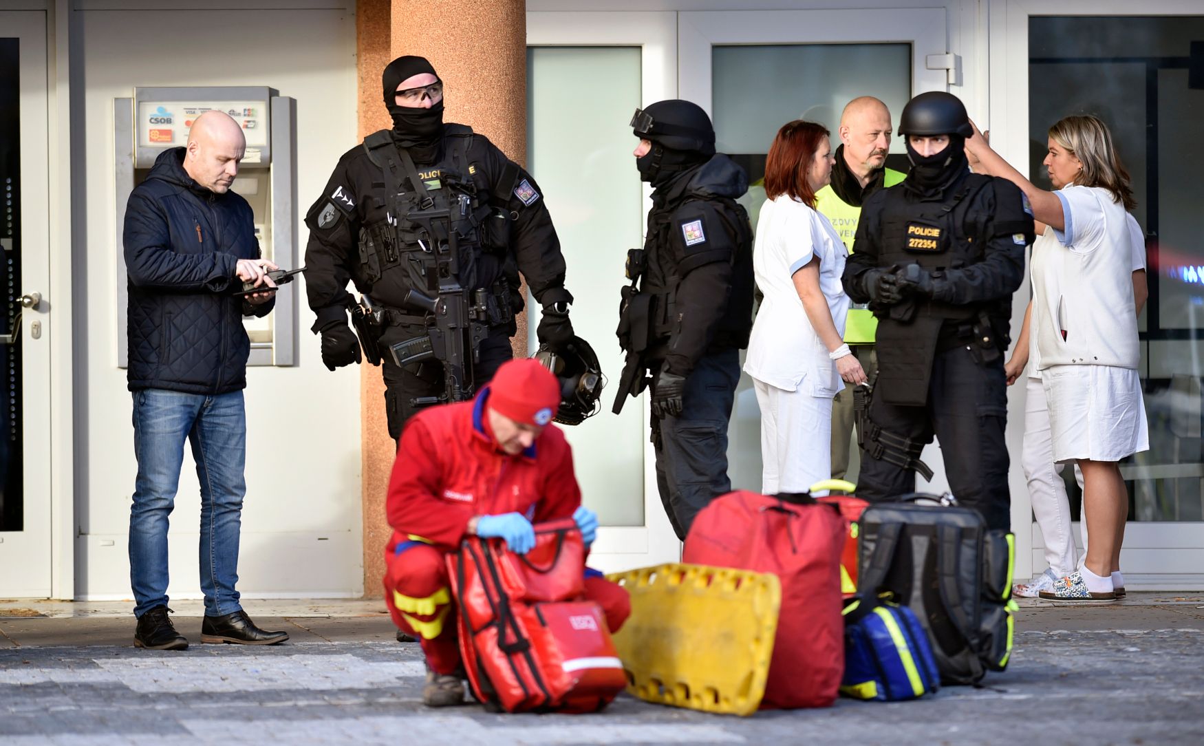 V ostravské nemocnici útočník zavraždil 6 lidí
