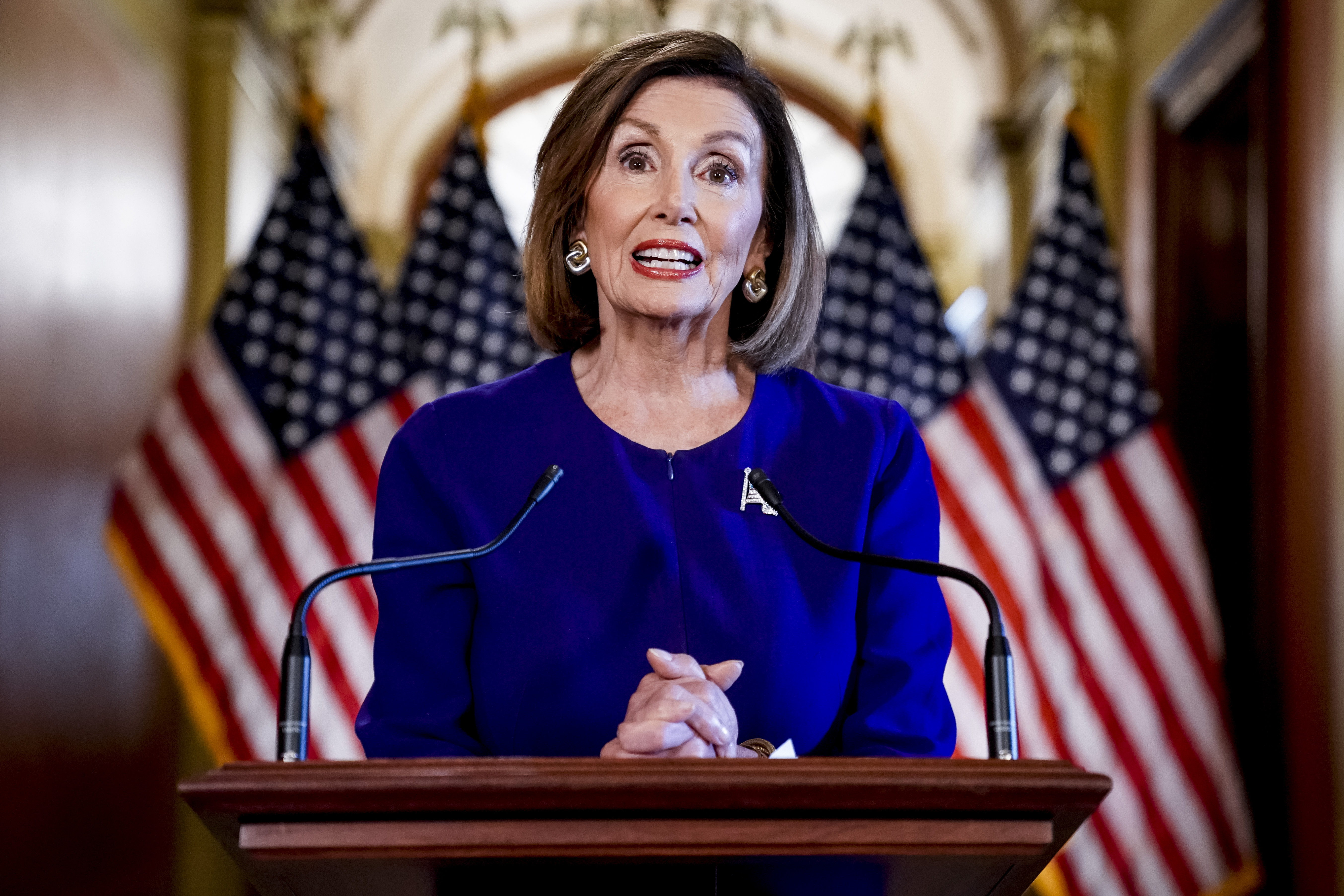 Nancy Pelosi oznamuje zahájení impeachmentu