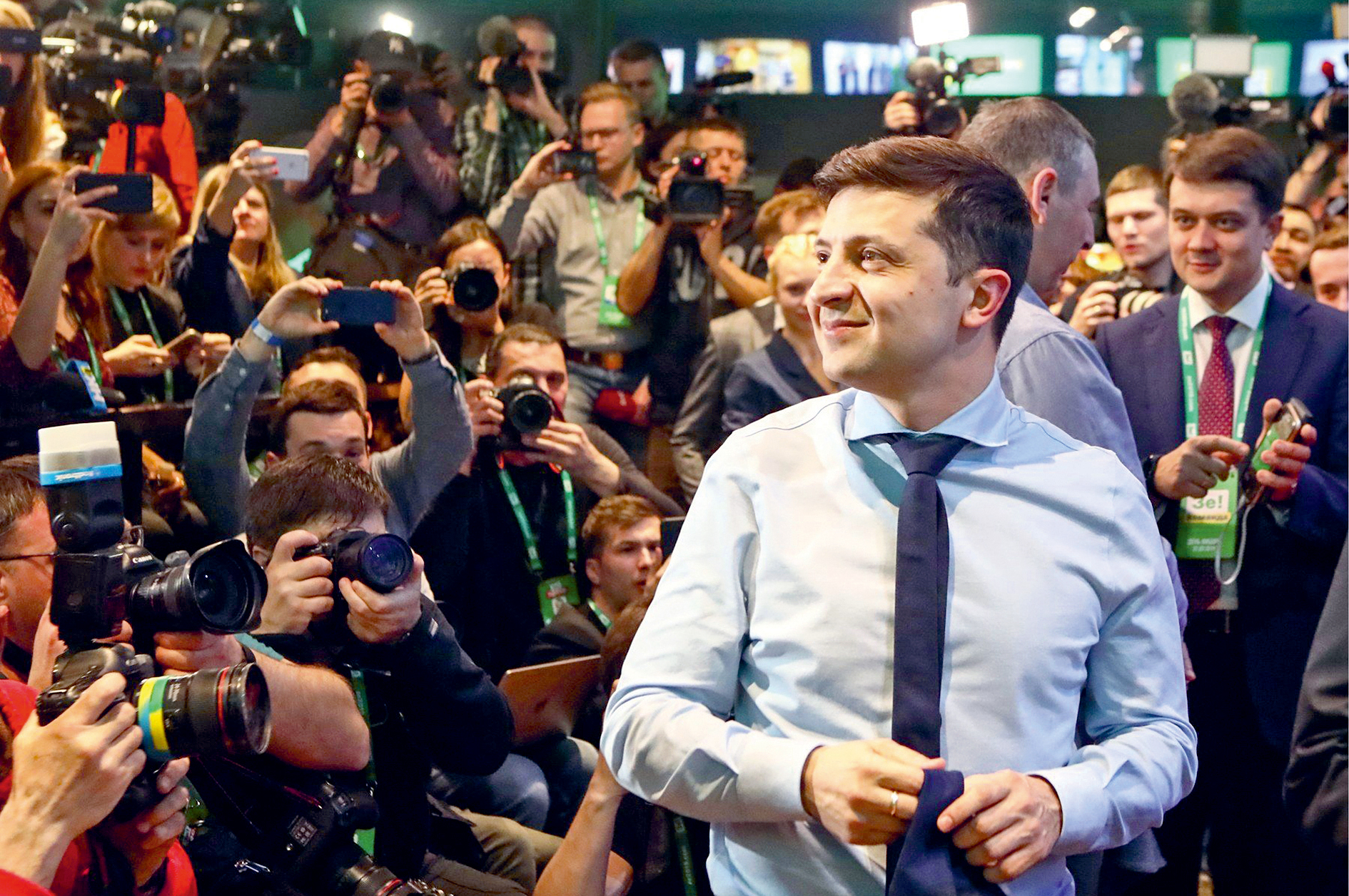 Jako v (jeho) seriálu. (Volodymyr Zelenskyj)