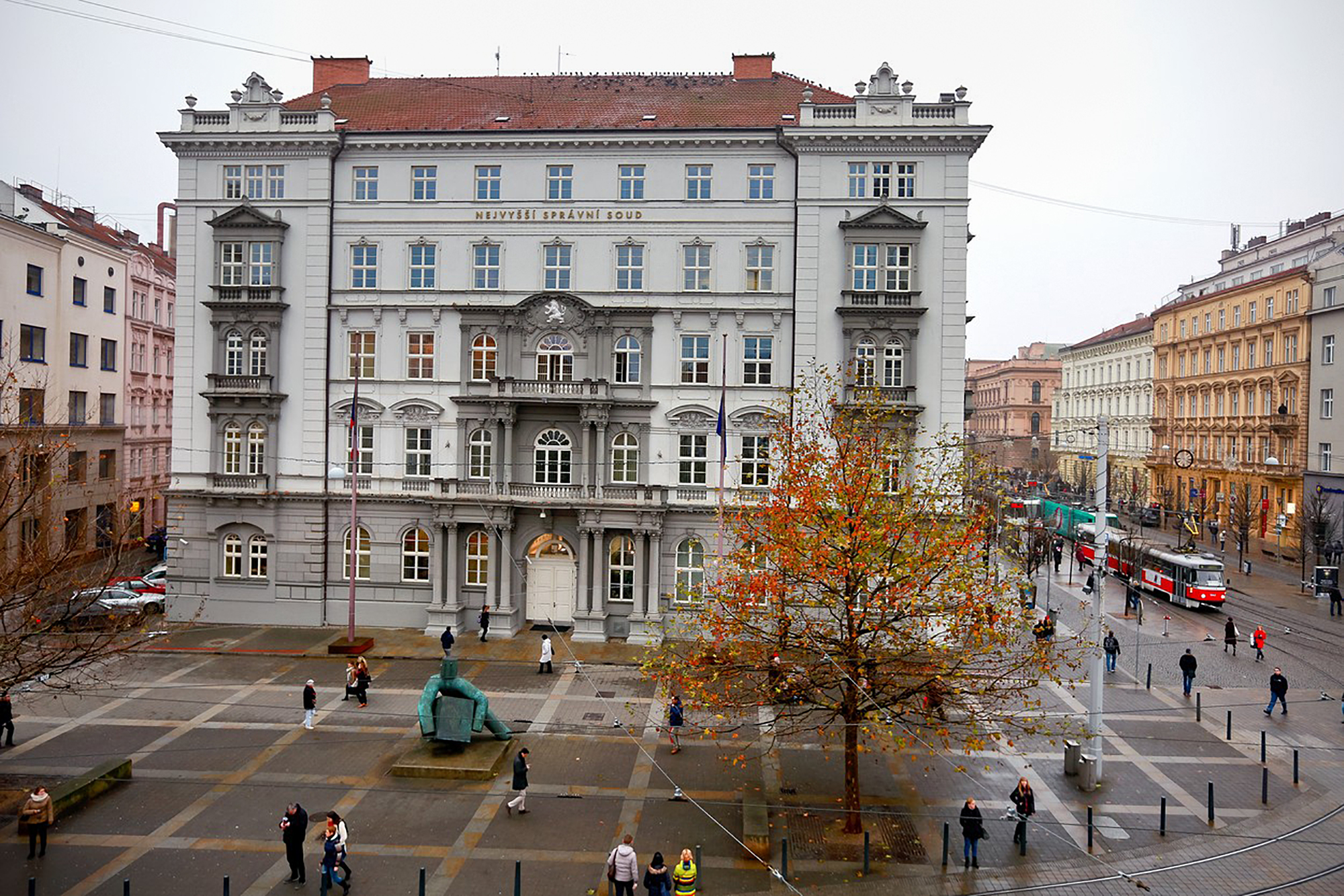 Budova Nejvyššího správního soudu na Moravském náměstí v Brně