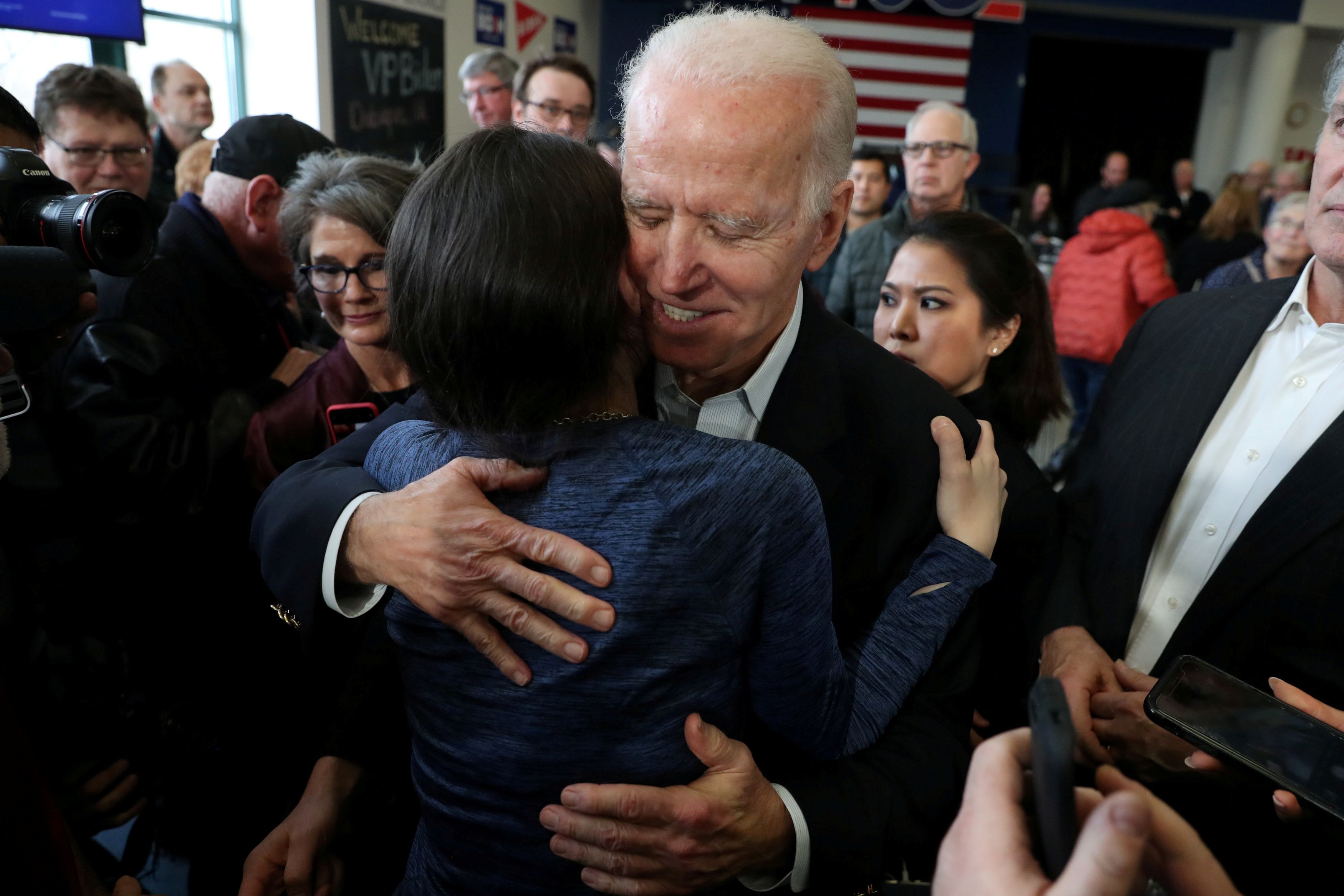 Joe Biden se svými příznivci v Iowě