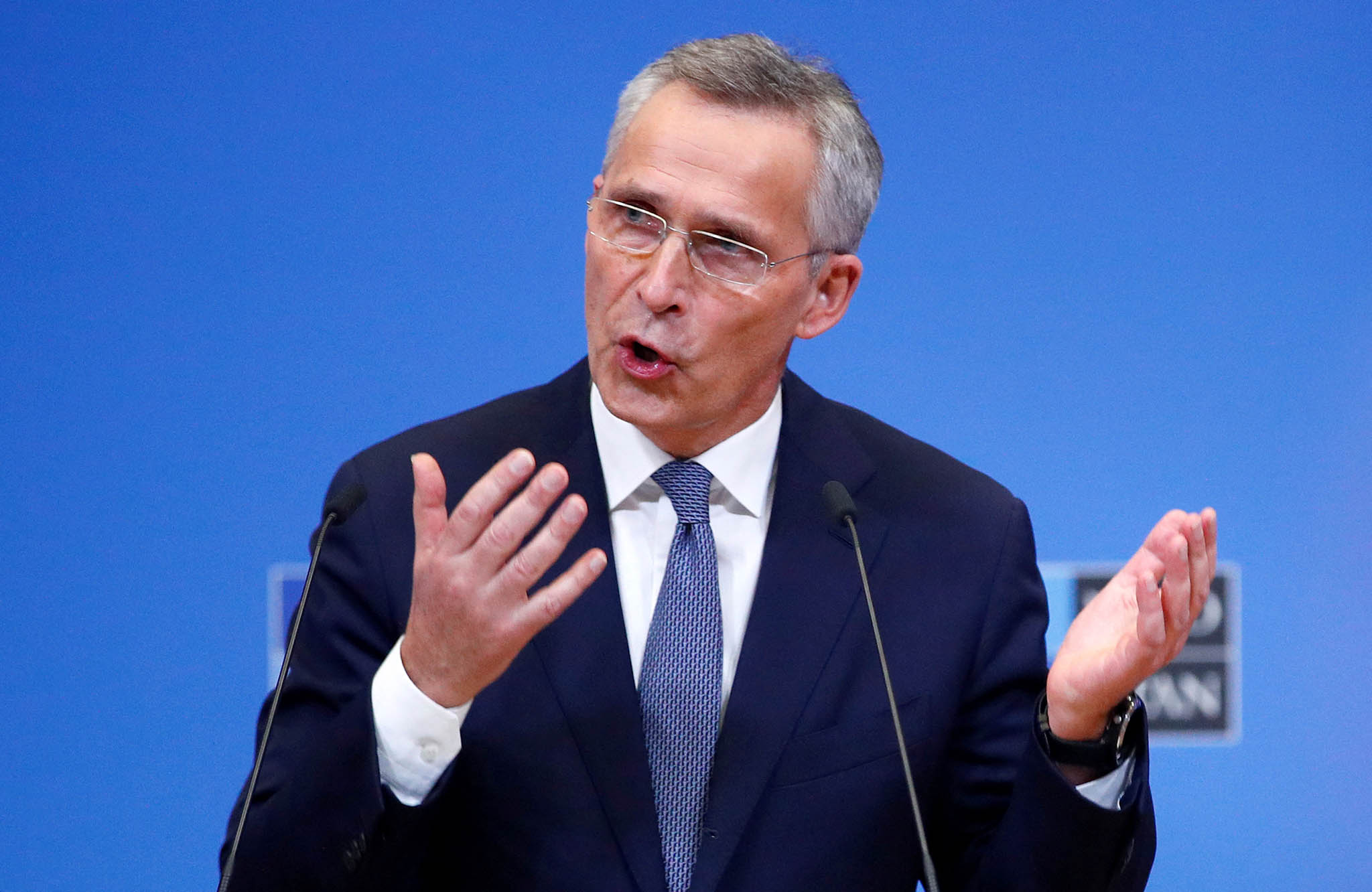 Jens Stoltenberg na tiskové konferenci 