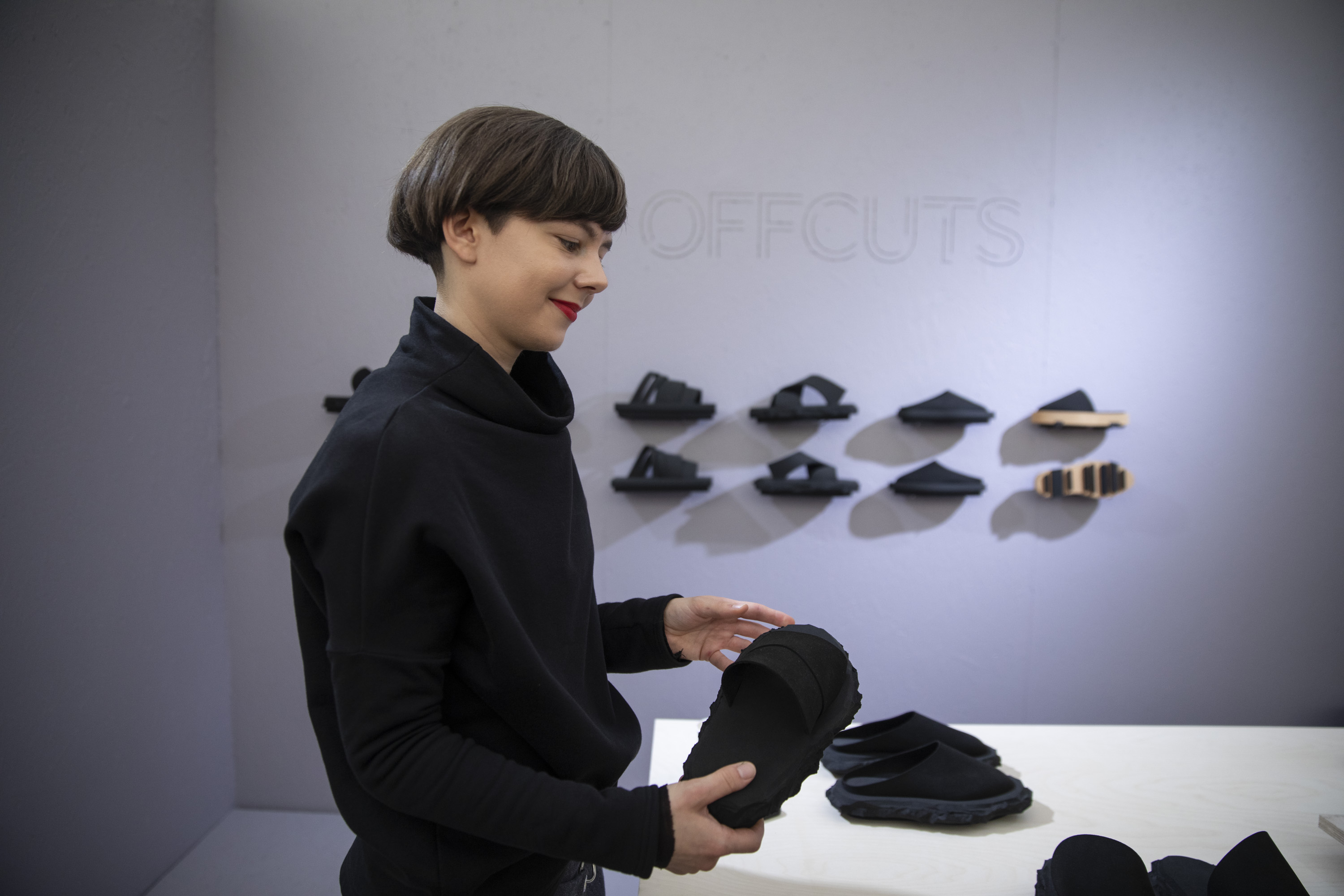 Boty, které lze opravovat po částech. Projekt OffCuts, designérka Maria Nina Václavíková.