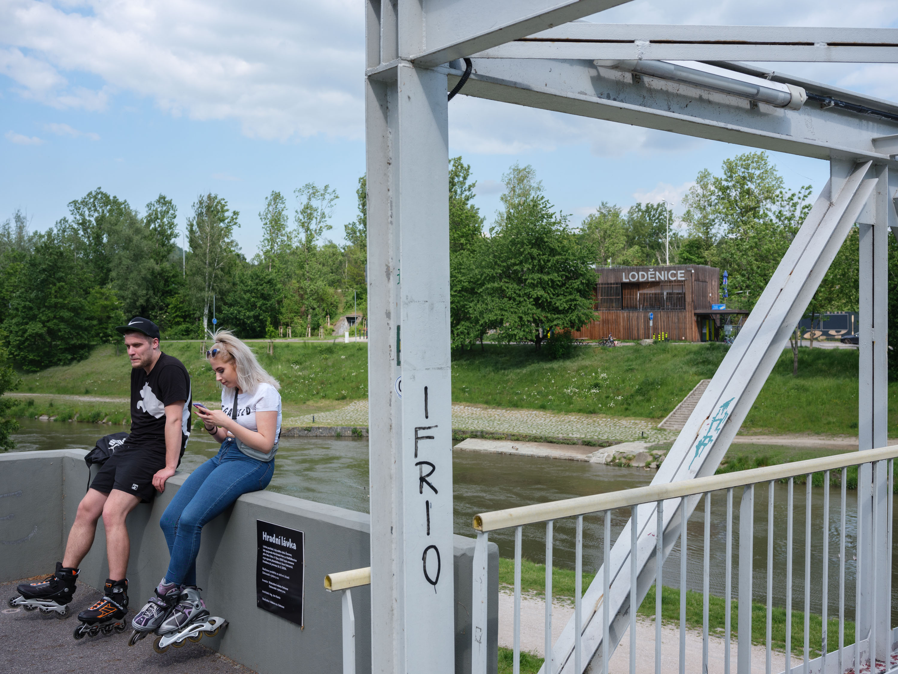 Loděnice pod hradem