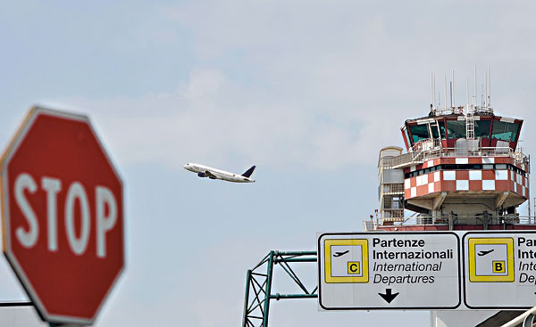 Fotografie: Čeká Italy cesta vzhůru? (Římské letiště Fiumicino) - Autor: Profimedia.cz, http://www.profimedia.cz