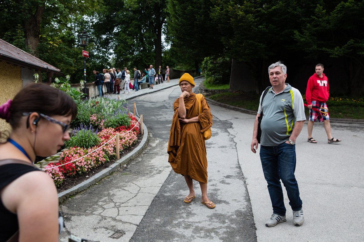 Buddhistický mnich během návštěvy Českého Krumlova, srpen, foto: Milan Jaroš