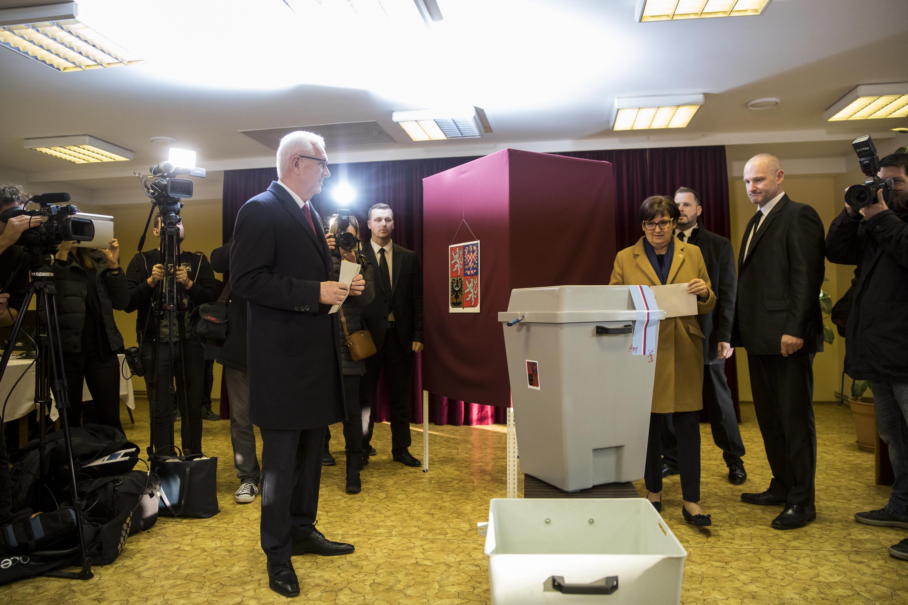 Lysolaje, Jiří Drahoš a Eva Drahošová u druhého kola prezidentských voleb