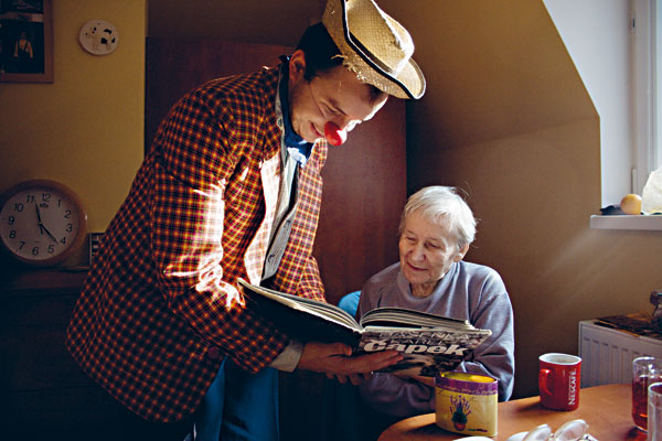 Fotografie: Jedna paní miluje, když jí čteme Dášenku. - Autor: Archiv