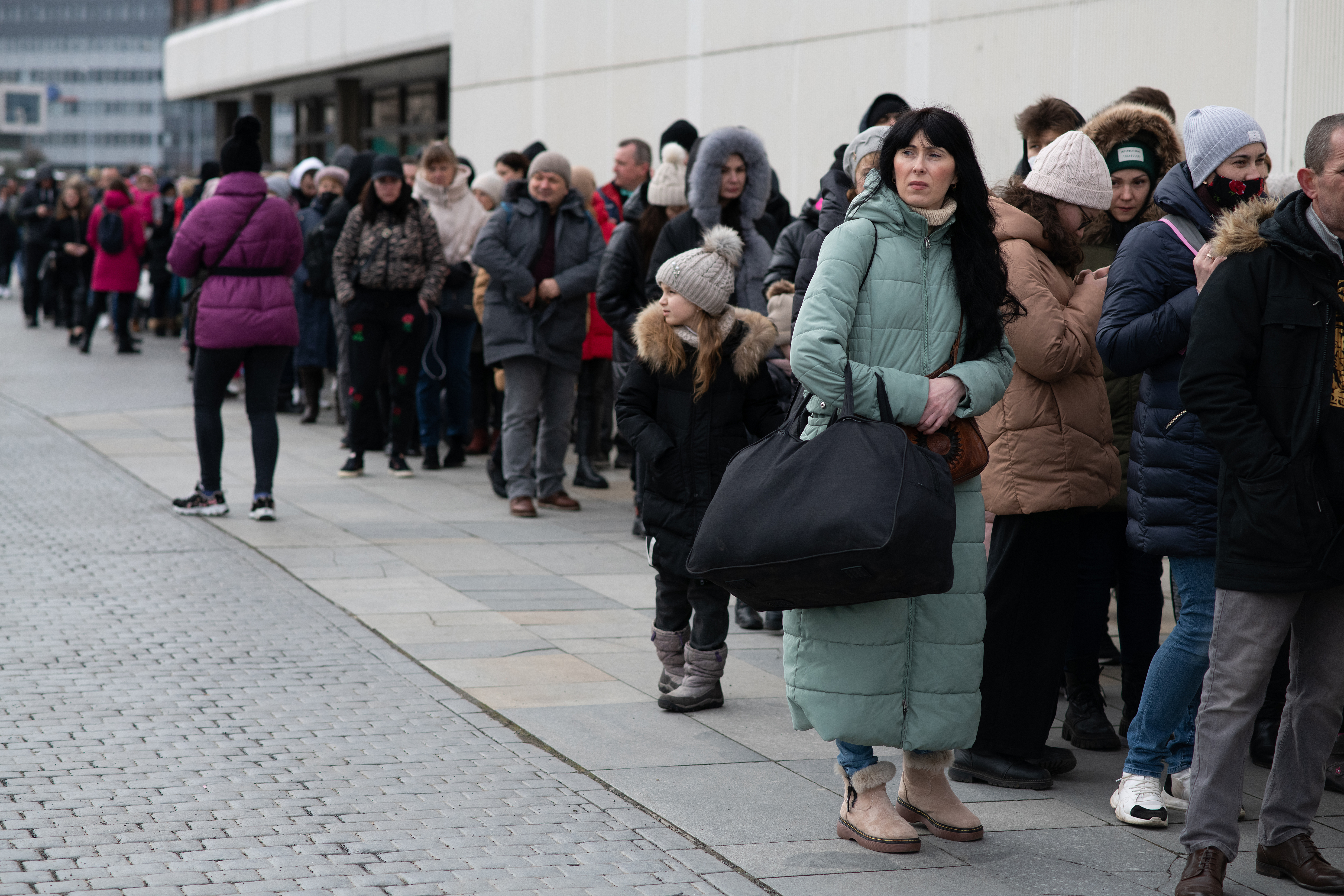 Pomůžete? (Ukrajinci a Ukrajinky hledající útočiště před válkou)